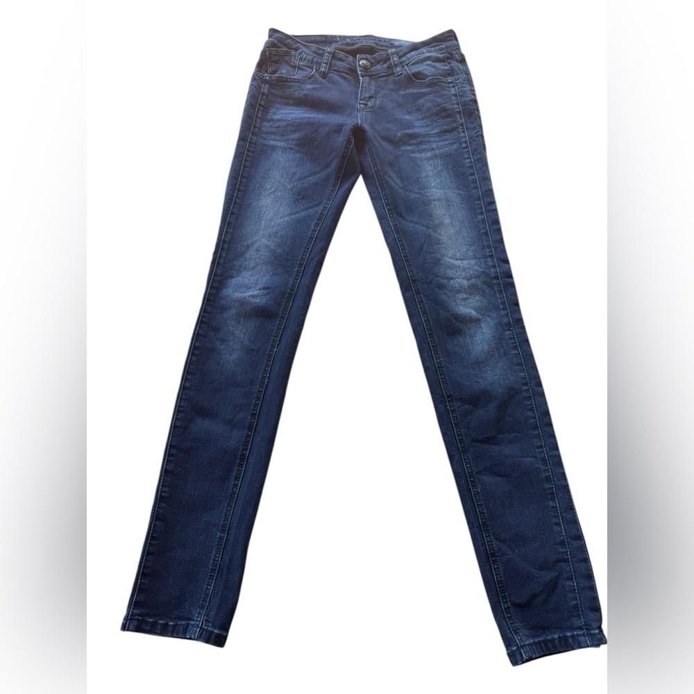 Grace in LA .  Skinny Blue Jeans with Classic Appeal